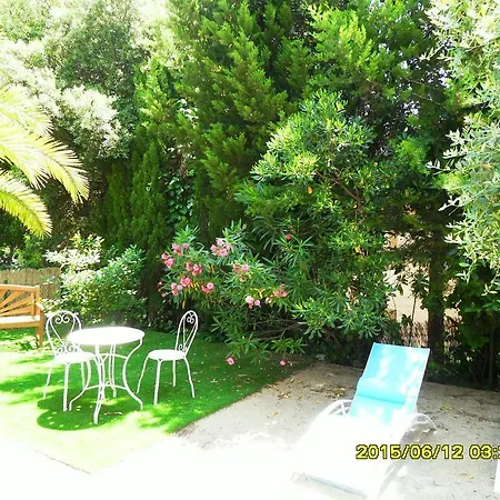 La Jacaranda Apartment *