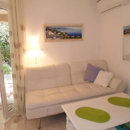 La Jacaranda Apartment