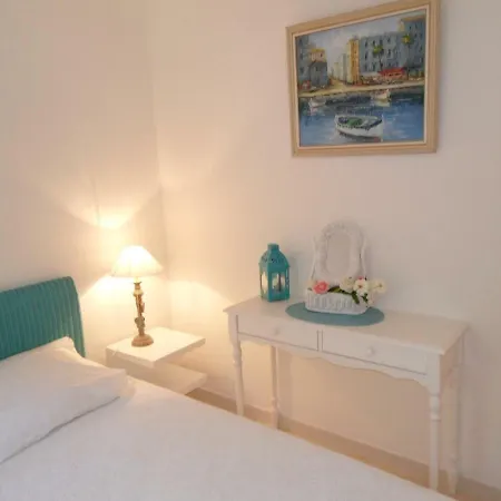 La Jacaranda Apartment *